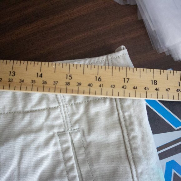 Levi's White Tab Cargo 1 White Shorts / 34 - Picture 8 of 9